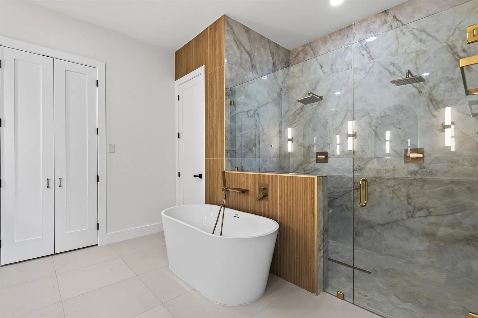 Devonshire North Residence - Image 3