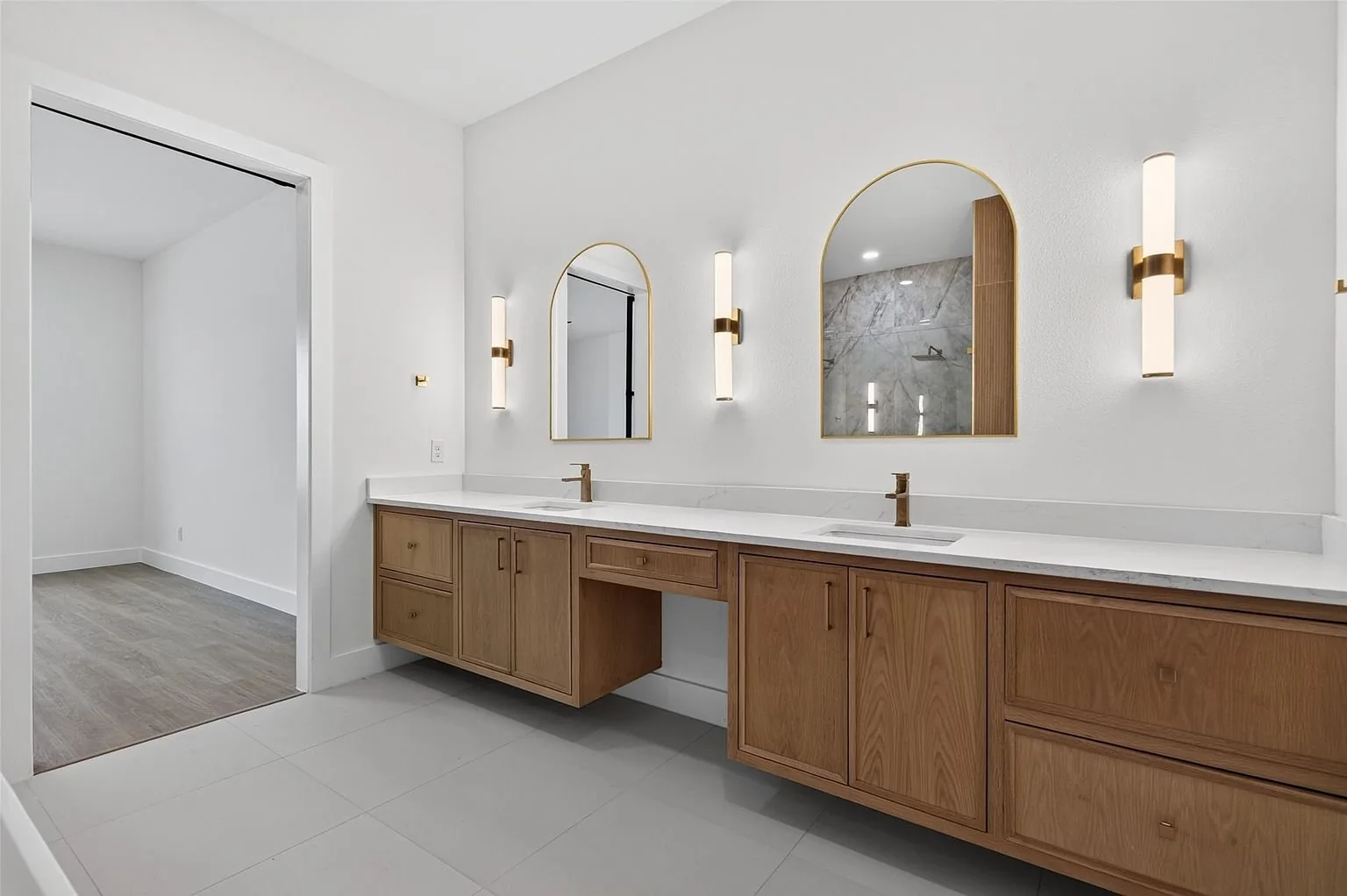 Devonshire North Residence - Image 15