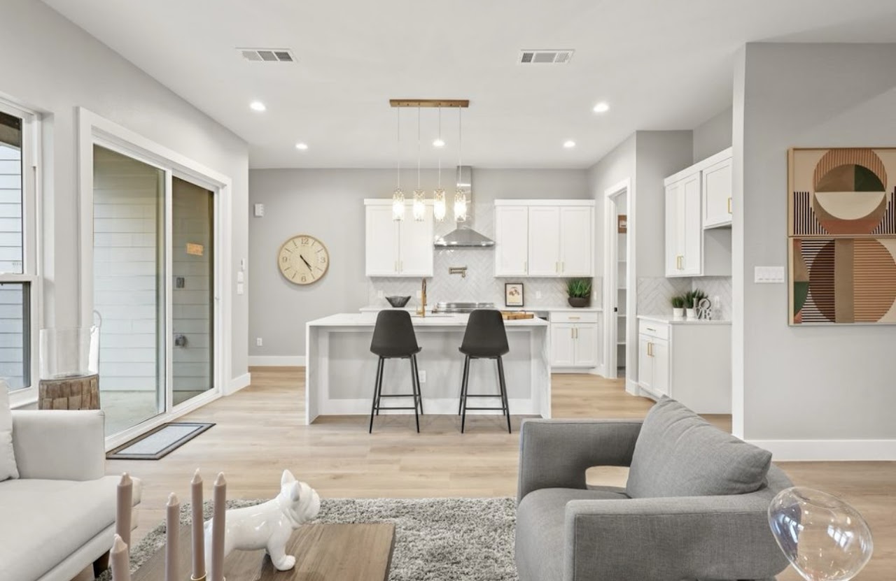 Maybeth Street Residence - Image 2